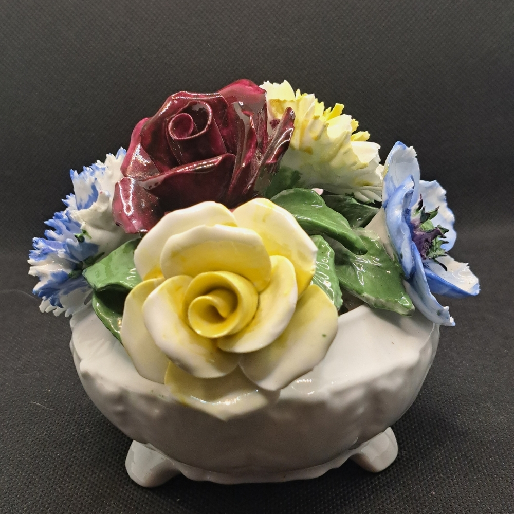 Radnor flower bone vase.